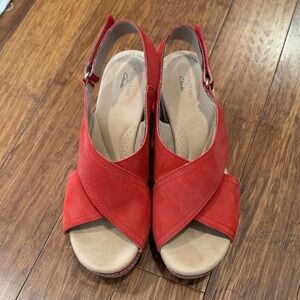Clarks Red Cross-Strap Sandals women 11w EUC Gisselle cove sling back